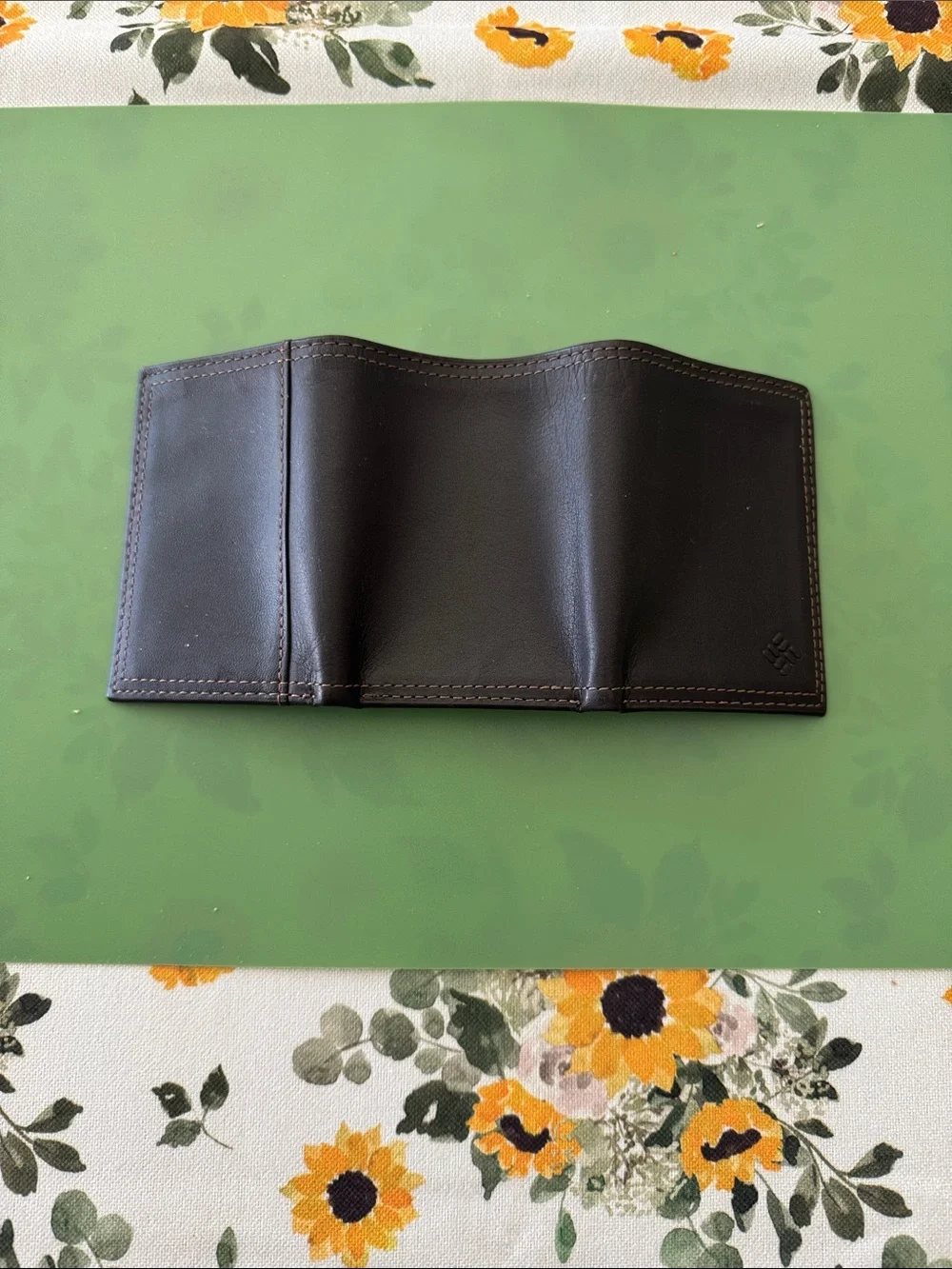 Columbia Brown Leather wallet with Contrast Stitching